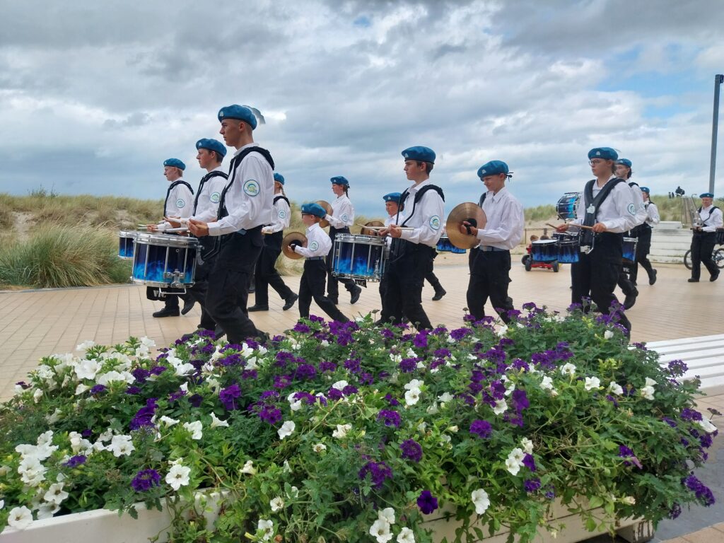 Marching optreden zeedijk